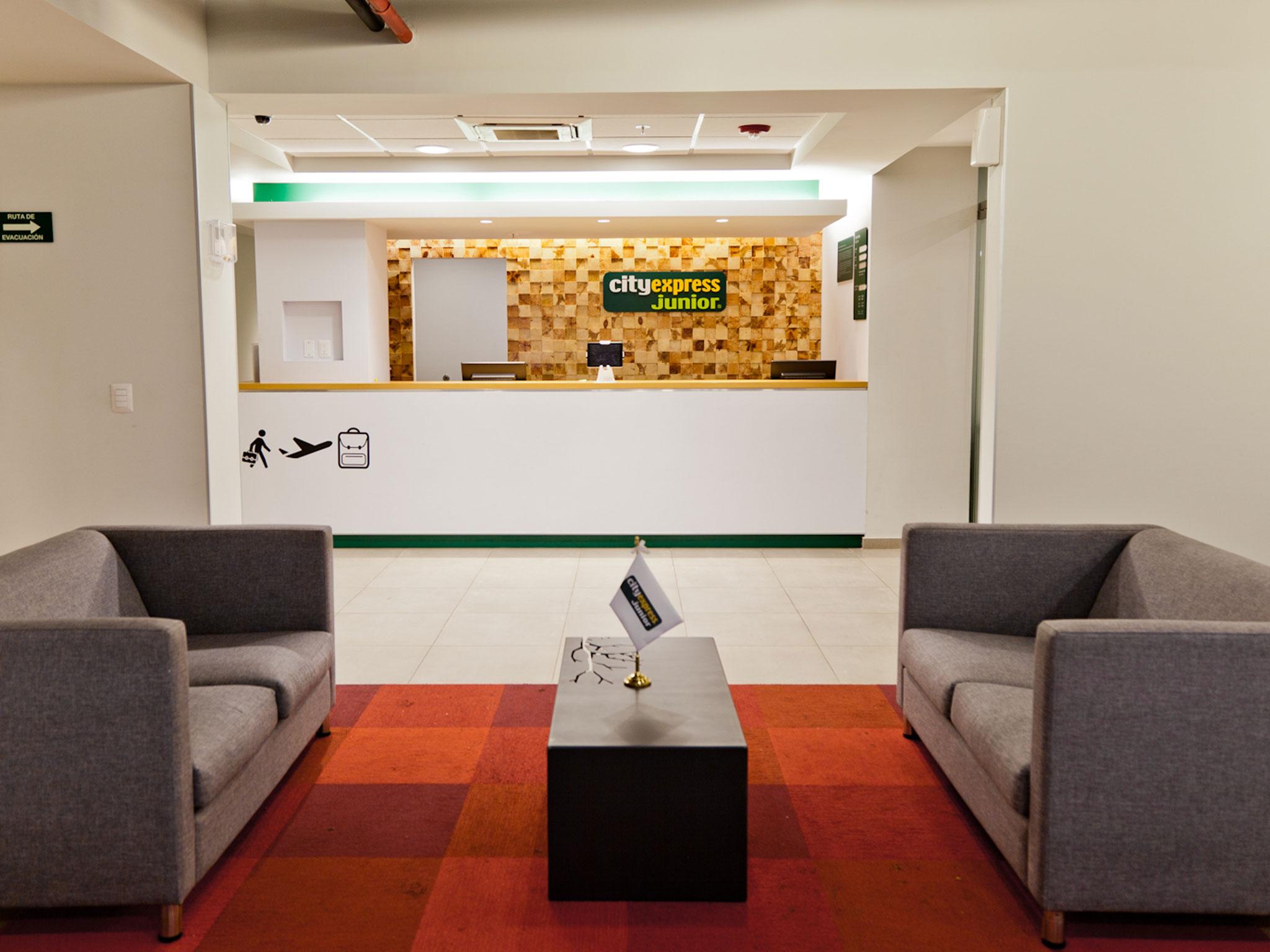 City Express Junior By Marriott Puebla Angelopolis Bagian luar foto