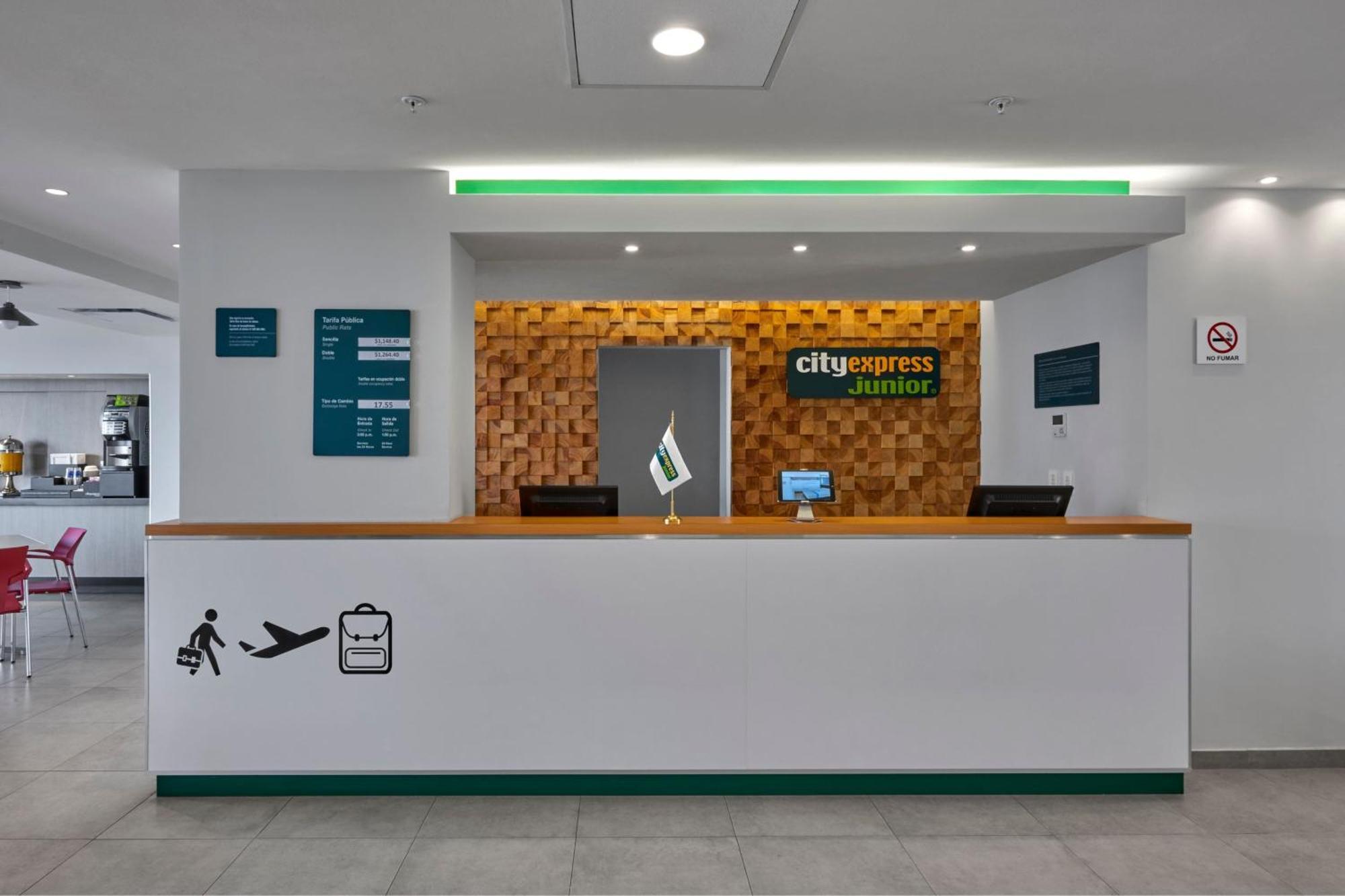 City Express Junior By Marriott Puebla Angelopolis Bagian luar foto